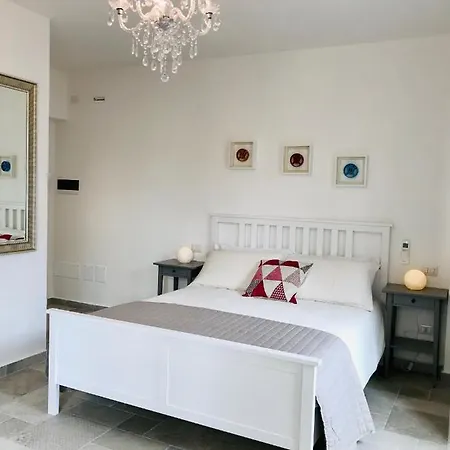 Almasarda Konukevi 4*