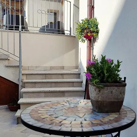 Almasarda Konukevi 4*